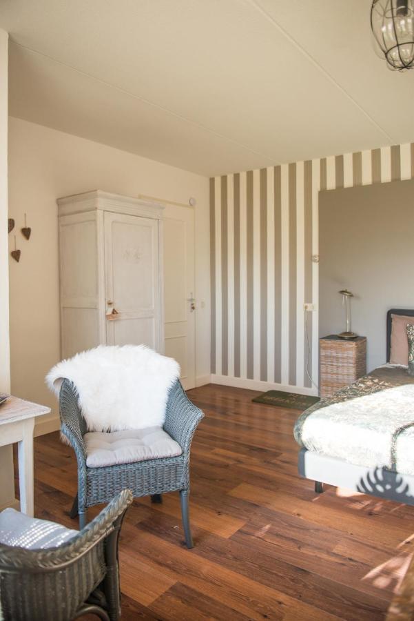 Broeks' Bed En Brood Bed & Breakfast Meerkerk Bagian luar foto