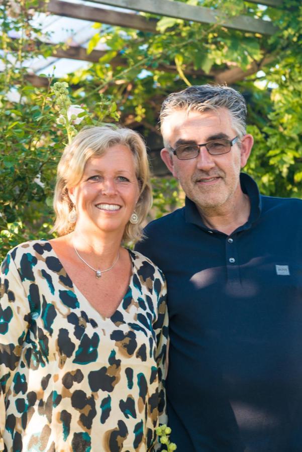 Broeks' Bed En Brood Bed & Breakfast Meerkerk Bagian luar foto