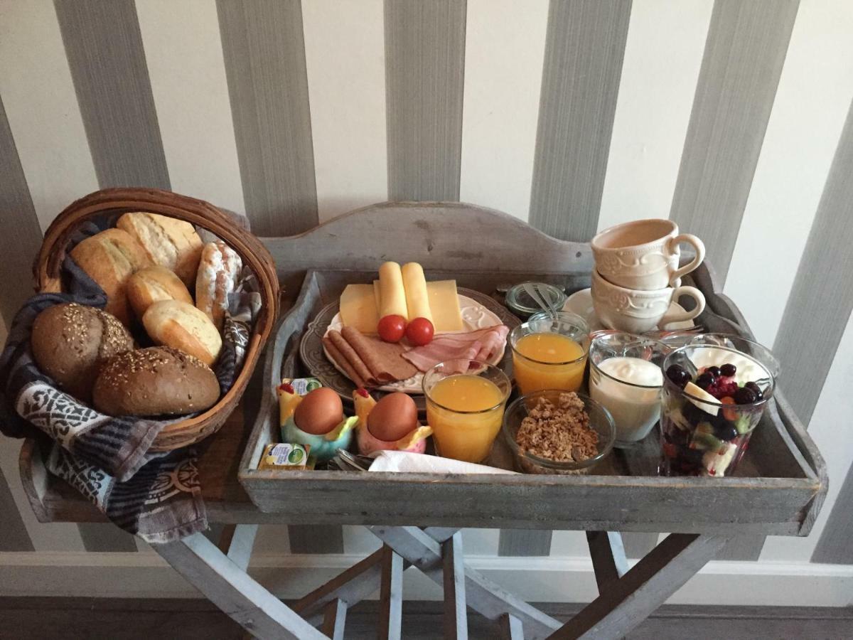 Broeks' Bed En Brood Bed & Breakfast Meerkerk Bagian luar foto